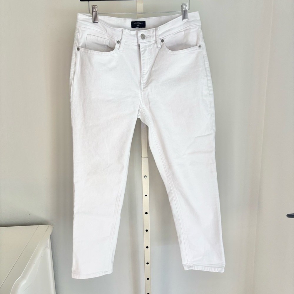 Banana Republic Girlfriend Jeans in White, Ankle Length; Size 26?? See pics